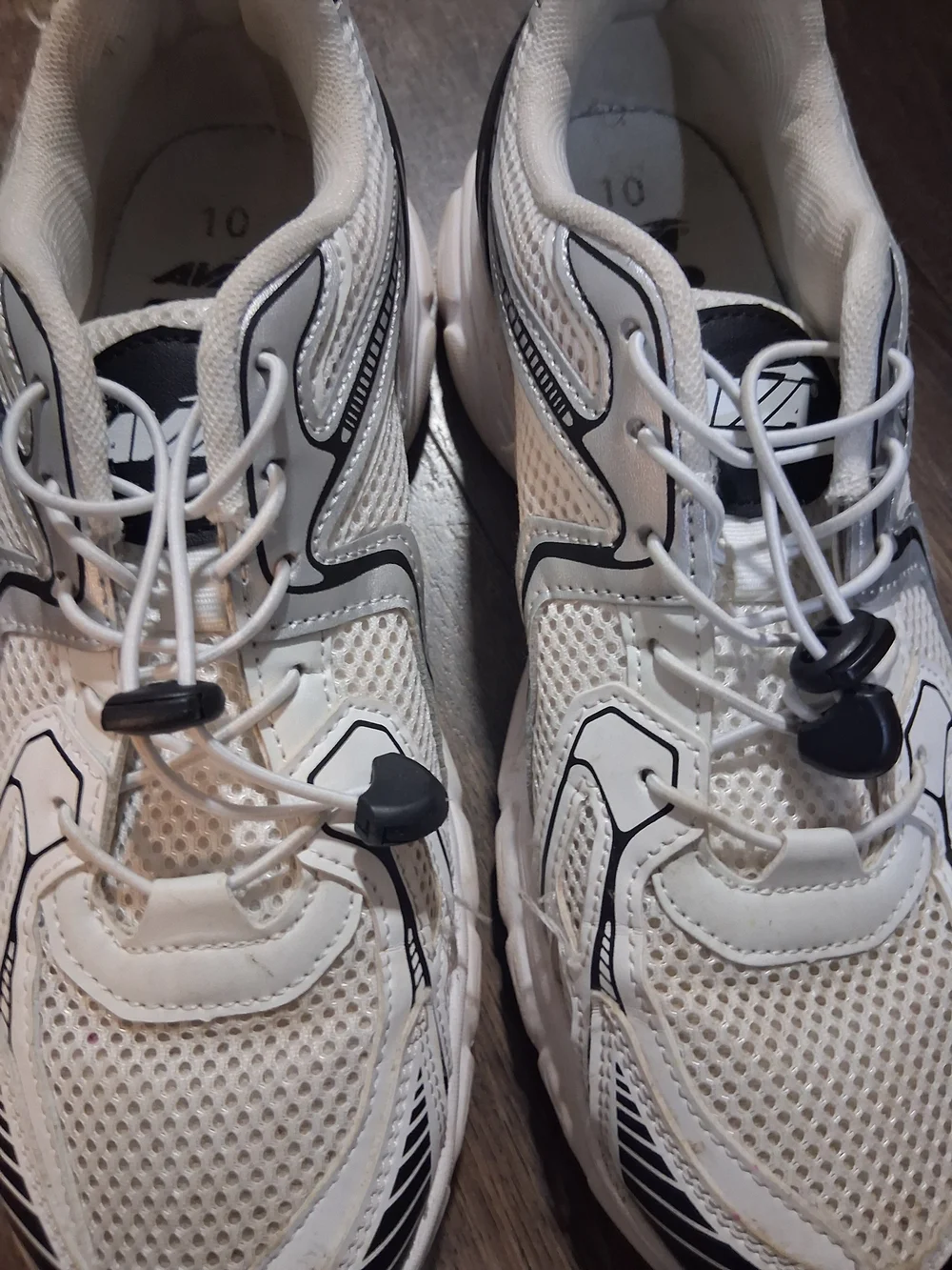 Avita White and Black Women's Athletic Sneakers Tennis Shoes 10